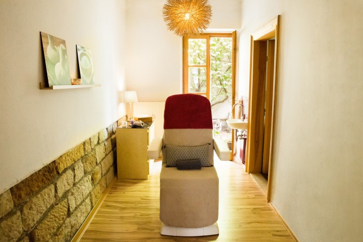 Behandlungsraum mit Terrasse